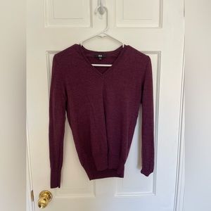 Uniqlo maroon vneck sweater